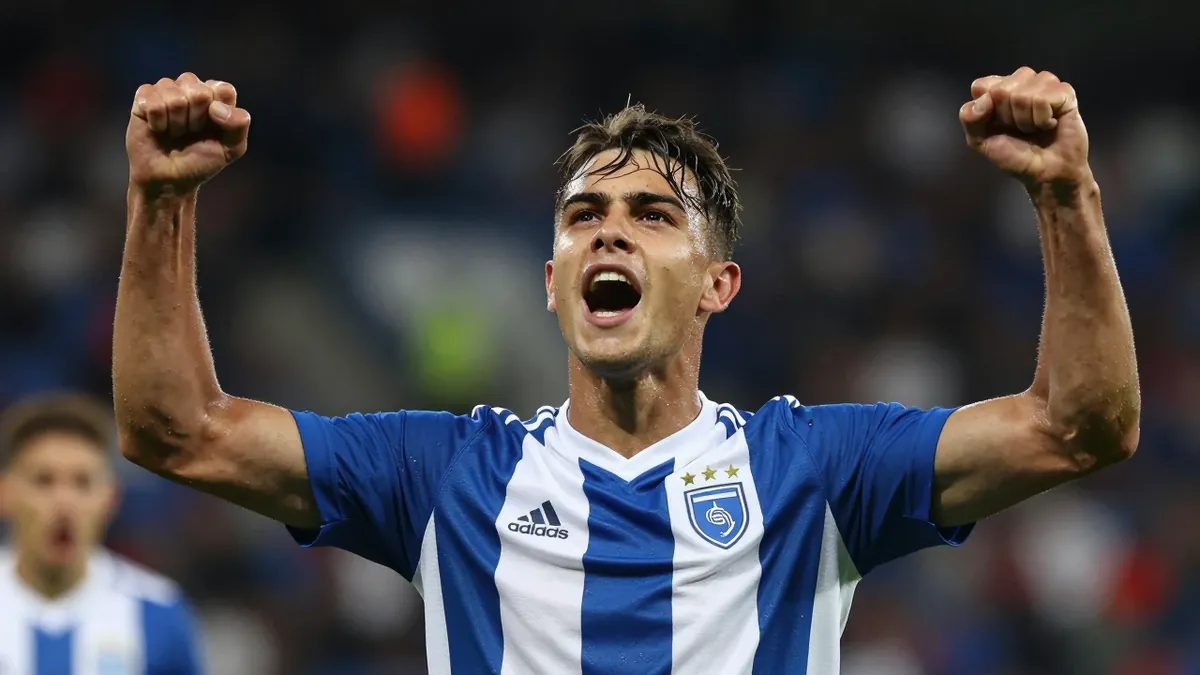 Reading's 5-0 win against Mansfield Town ended their winless start, lifting the Royals to 14th in League One with four...